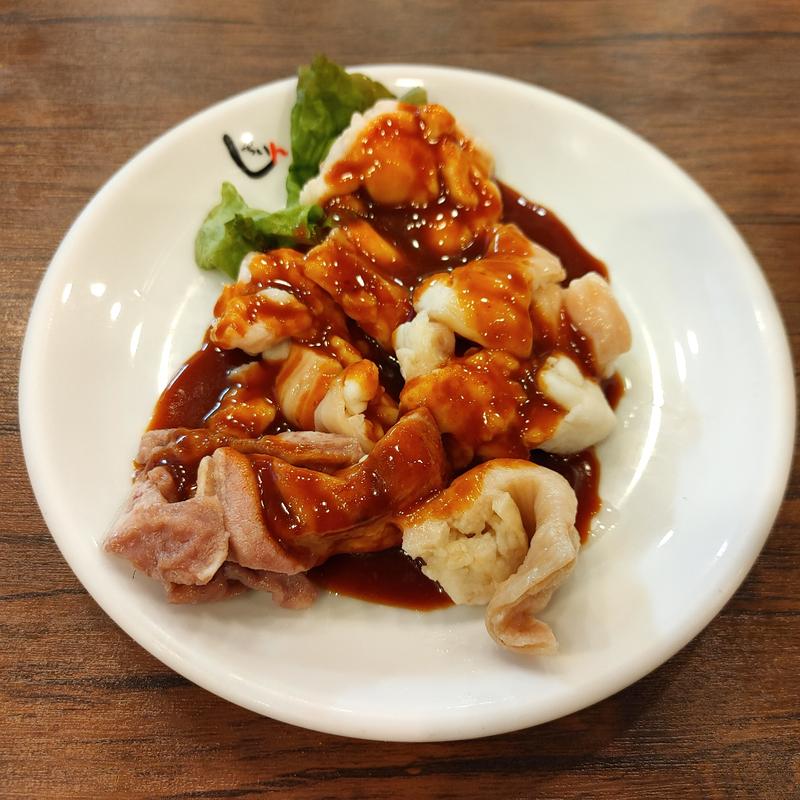 牛ホルモン全部盛り(炭火焼しちりん 下総中山駅前店 )