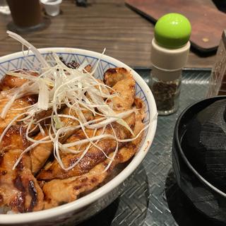 豚丼2種盛り(京都銀ゆば 浅草蔵前店｜しゃぶしゃぶ食べ放題)