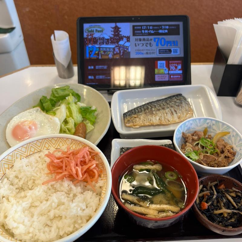 牛小鉢ソーセージエッグ朝食大盛　さば　サラダ(すき家 川口榛松店 )