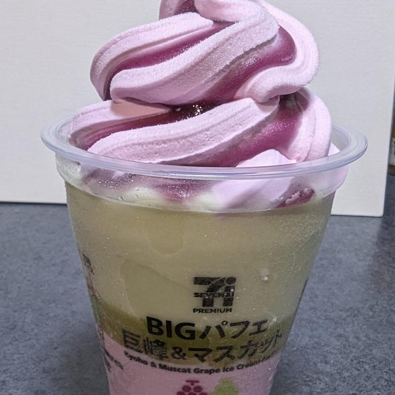 BIGパフェ 巨峰&マスカット(セブン-イレブン 世田谷千歳台２丁目店)