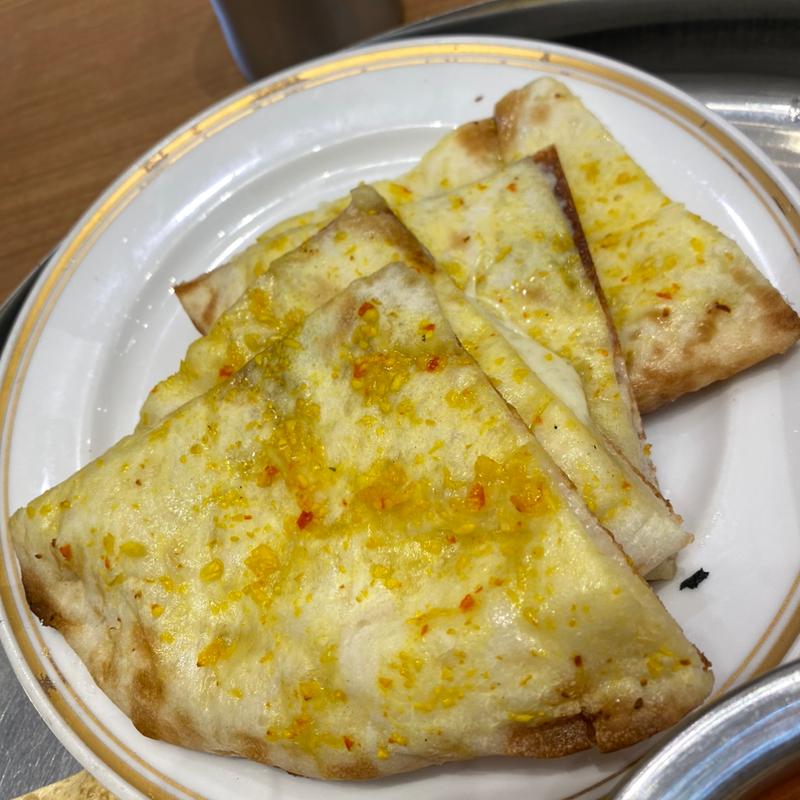 ガーリックチーズナン(ビスヌ 福岡伊都店)