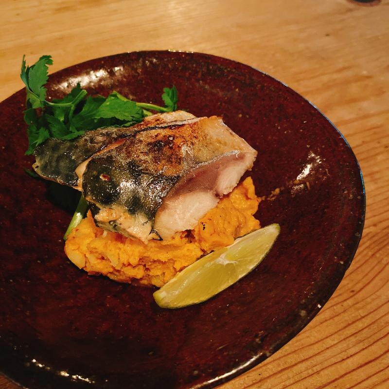 鯖スモーク乗せ マッサマンカレーポテトサラダ(RIBAYON(リバヨン))