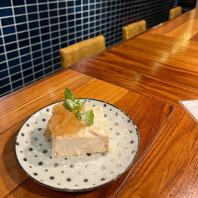 桃のコンポートとチャイのセミフレッド(DRA セブン)