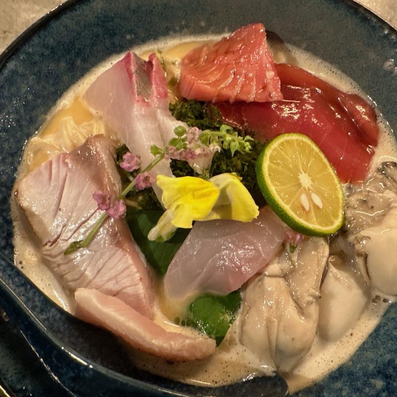 金目鯛白湯の海鮮盛、大盛り、海鮮まし(スープ料理タマキハル)