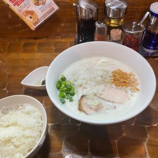 鶏白湯　塩(活龍鶏そば専門店とりだけ)