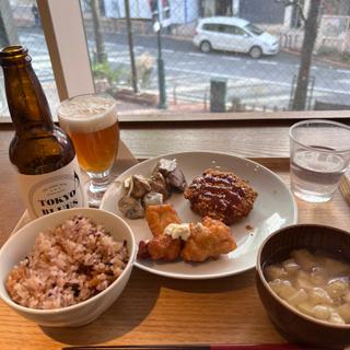 ご飯・味噌汁・三品セット+ビール(Café＆Meal_MUJI渋谷西武)
