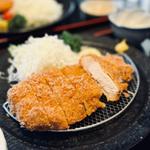 白金豚ロースカツ定食(源喜屋)