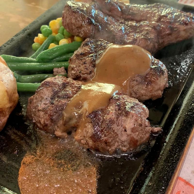 オリジナルハンバーグステーキとリブロース(ハングリータイガー 日野店)