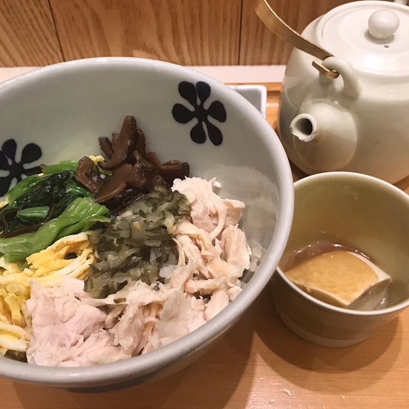 奄美大島 鶏飯風(だし茶漬け＋肉うどん えん ルクア大阪店)
