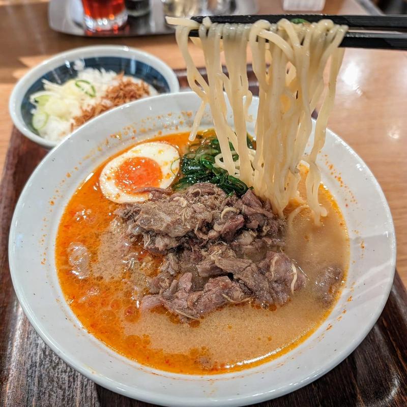 牛すじらーめん 旨辛な赤(麺処直久 新橋店)