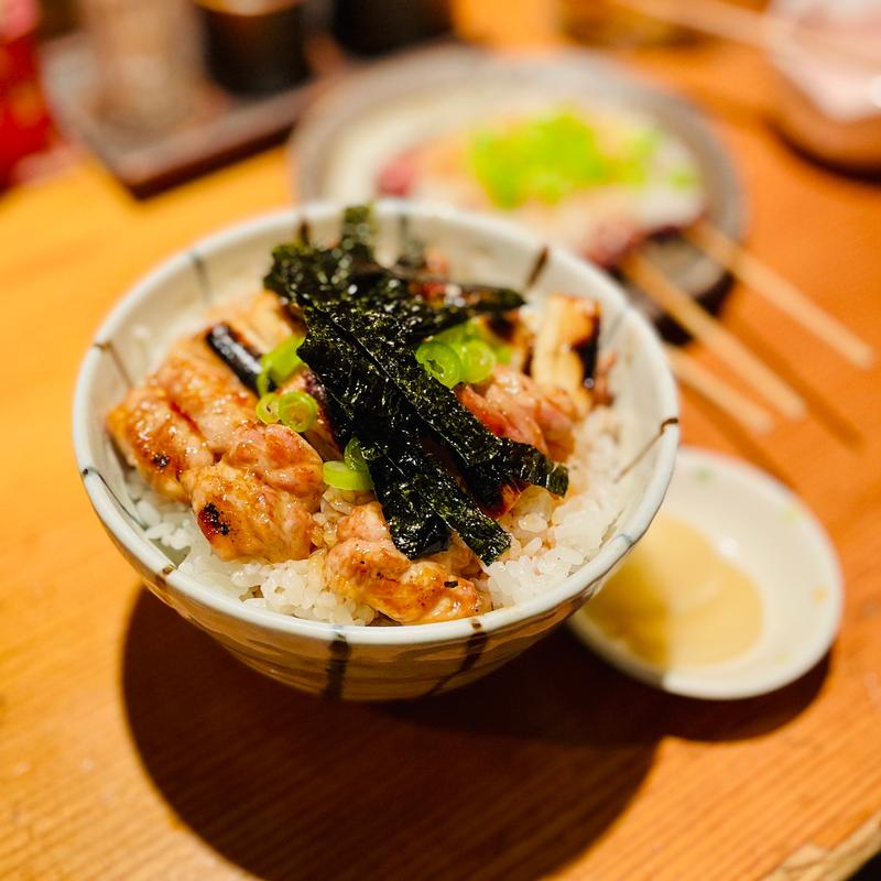 自慢の焼き鳥丼(炭火焼鳥酒房 和光市のおっ鳥家)