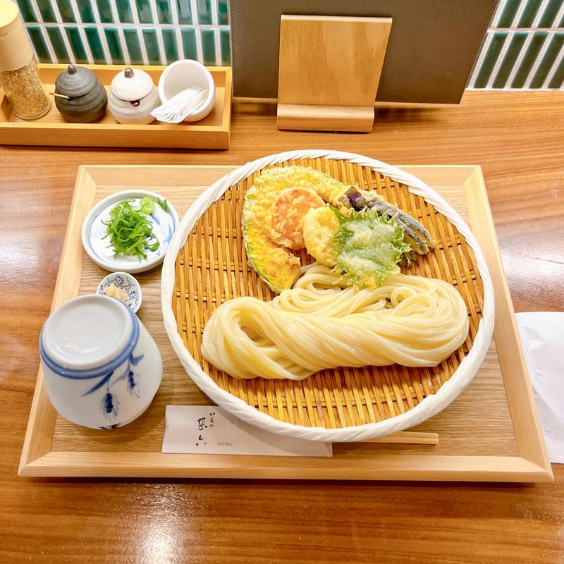野菜天ざるうどん(切麦や甚六 西新宿成子店)