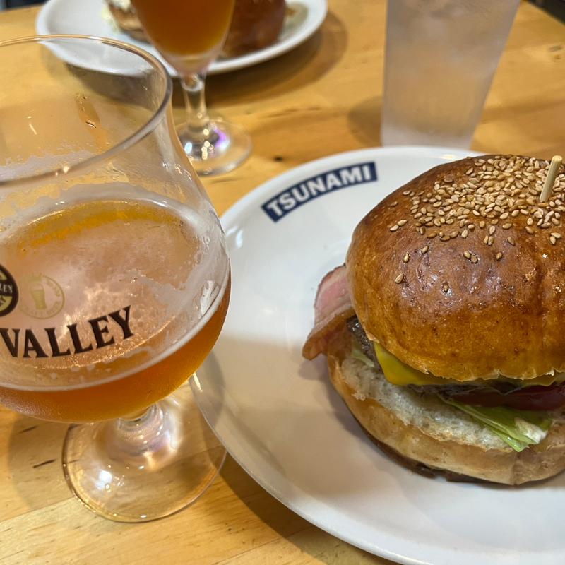 ベーコンチーズバーガー[R](TSUNAMI)