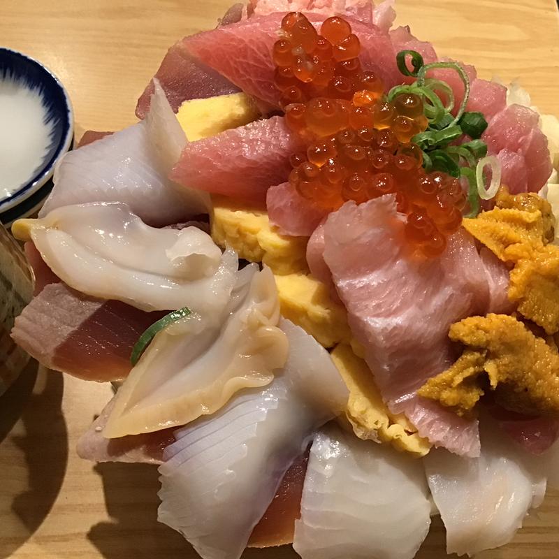 たいせい丼(魚がし料理 まぐろ亭)