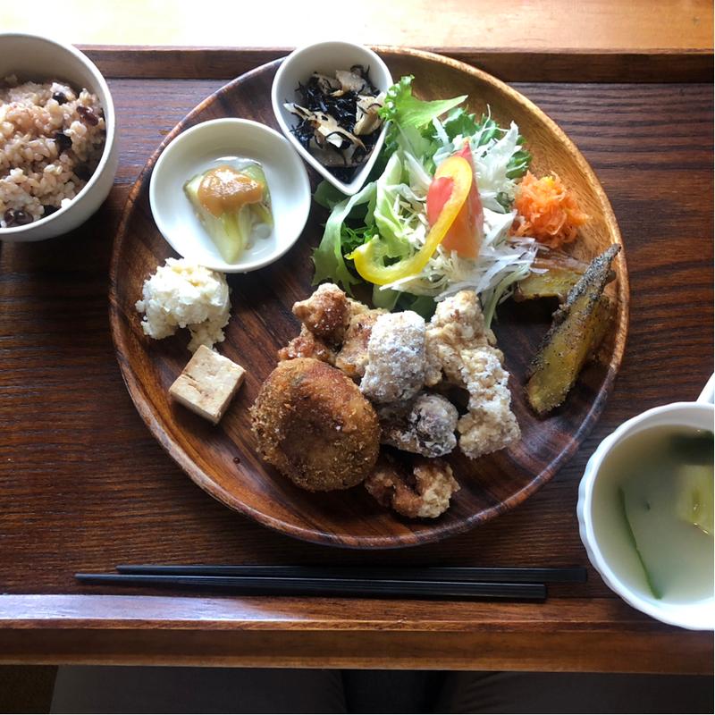 (ベジカフェ ハナウタ)