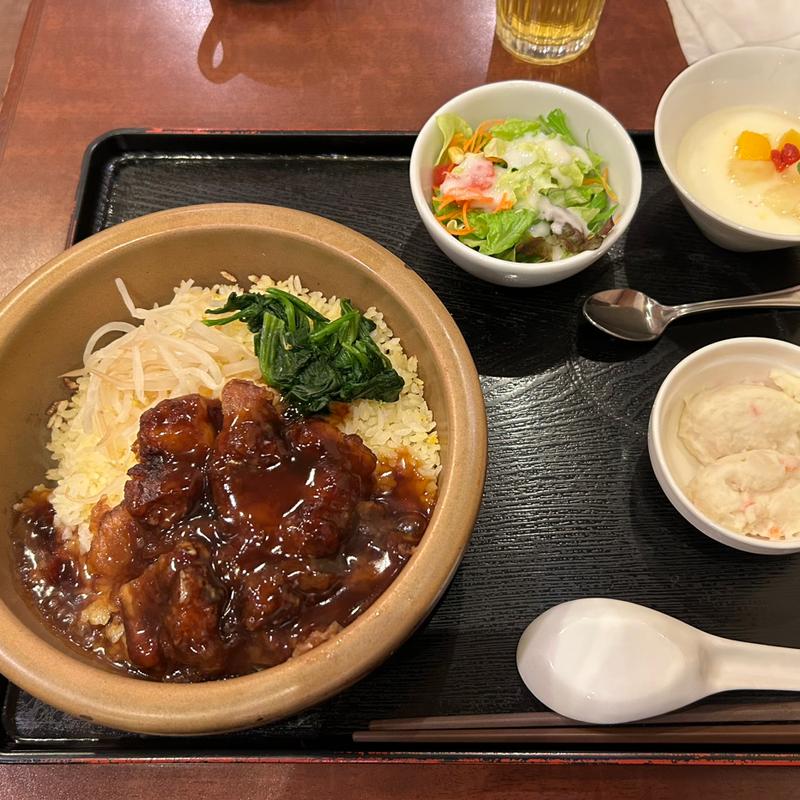 排骨（パーコー）醤油あんかけ土鍋炒飯(口福炒飯楼 新宿ミロード店)