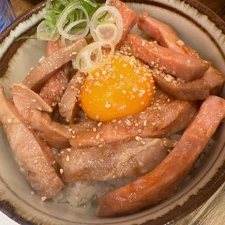 ユッケ丼(自家製麺純)