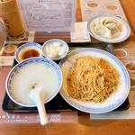 カキソース和えソバと豚肉入おかゆ(セット)