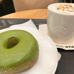抹茶クリームドーナツ ほうじ茶まろやかキャラメルティーラテ(スターバックスコーヒー 下北沢店)