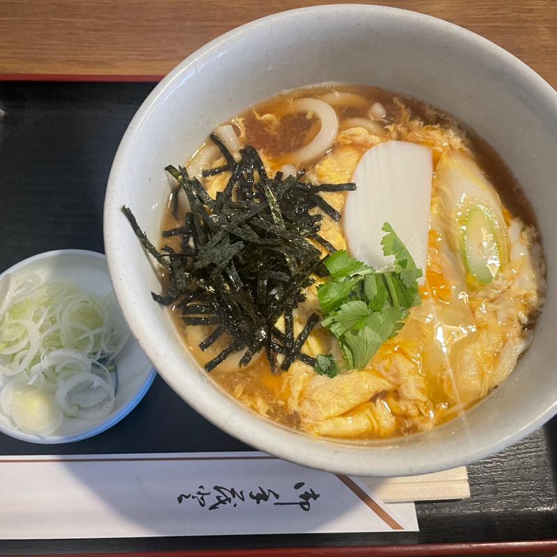 たまごとじうどん(更科大黒 )