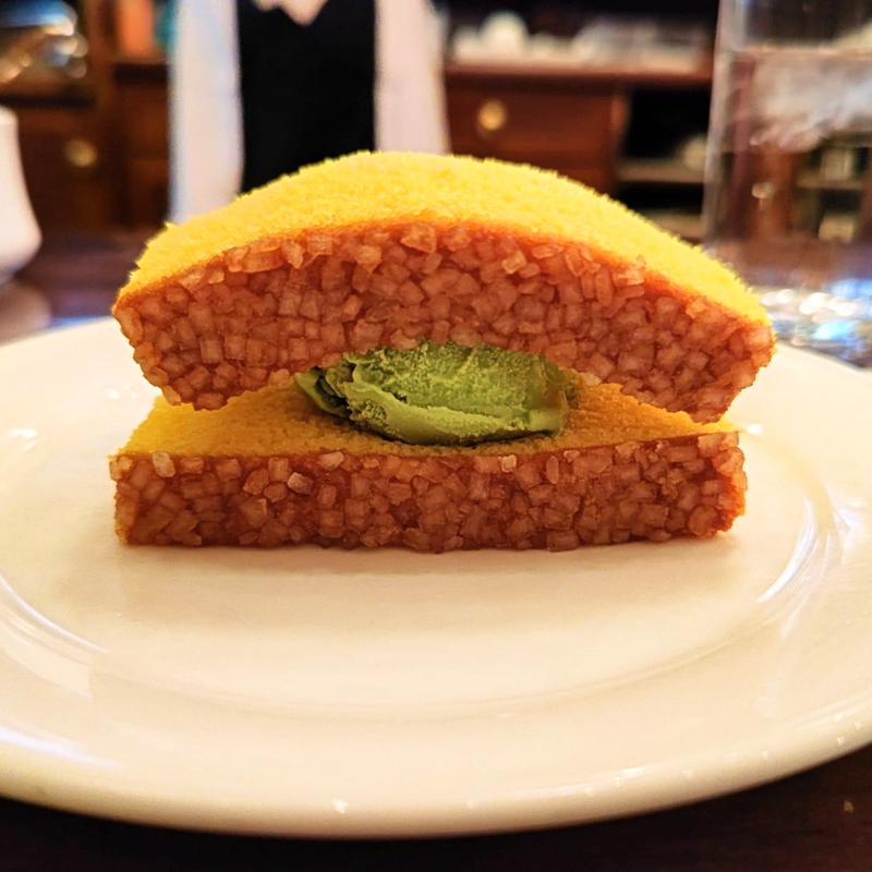 カステラアイスクリントン(横濱文明堂 伊勢佐木町一丁目店 + 文明堂茶館ル・カフェ)