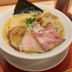 最高級銀付き伊吹いりこ使用特製イリコそば(麦と麺助 新梅田中津店)
