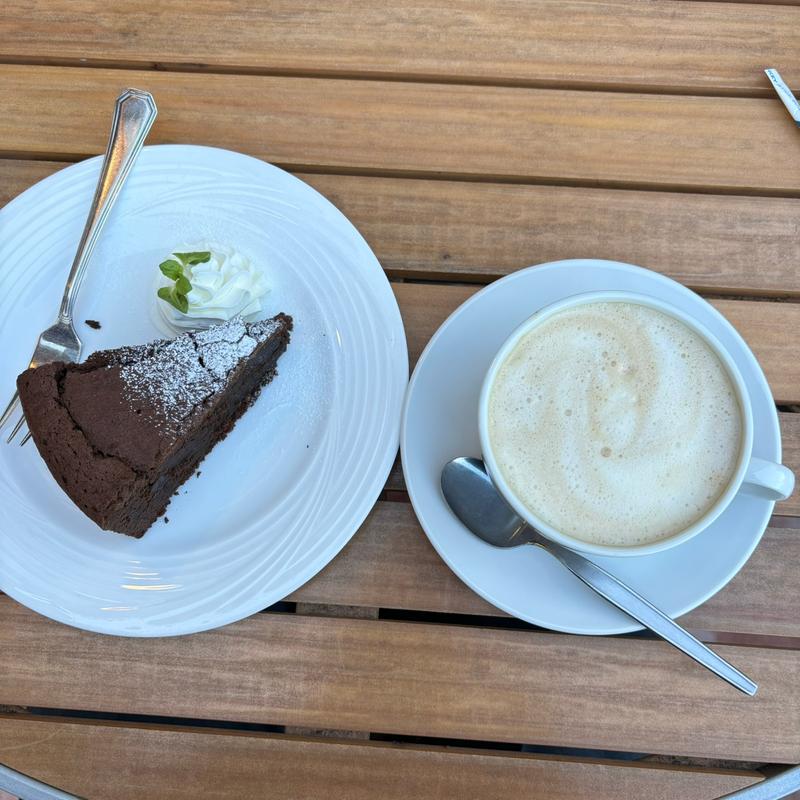 ケーキセット(レ・クアトロ・スタジオー二)