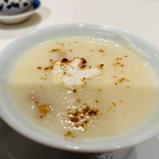 カリフラワーとクミンのポタージュスープ(中国料理 礼華 青鸞居)