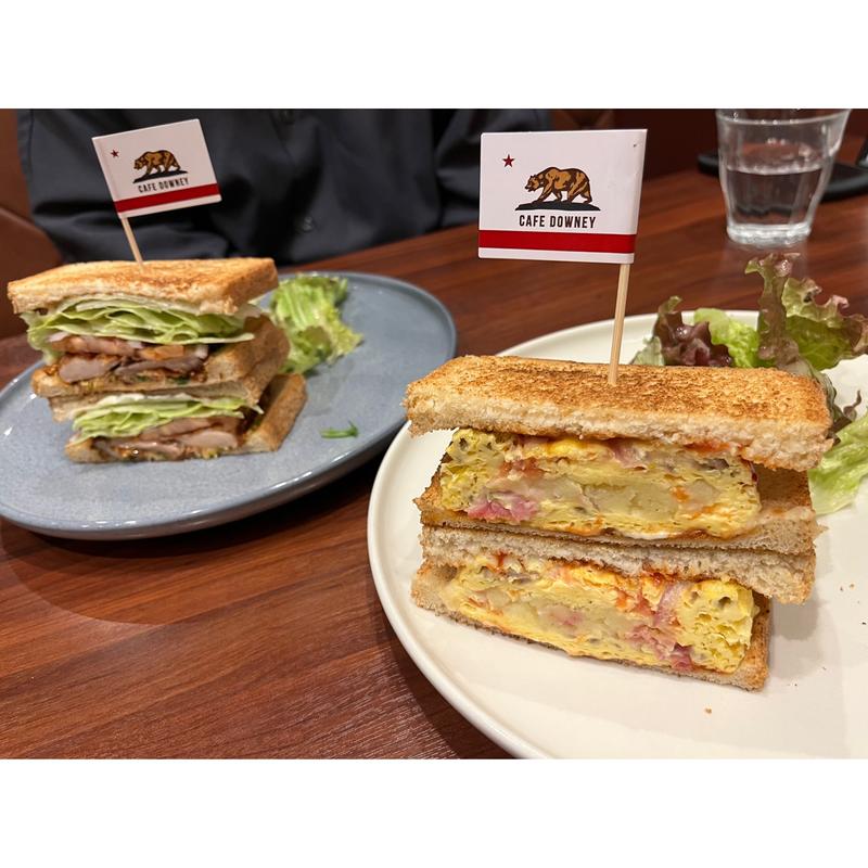 フライドチキンサンドウィッチ(Cafe Downey ゲートタワー店)