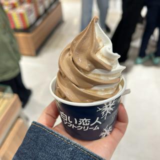 白い恋人ソフトクリーム　ミックス(ROYAL sweets ロイヤルスイーツ)