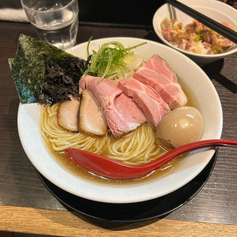 北海道産真昆布と煮干出汁中華蕎麦（特製）(麺処 夏海 )