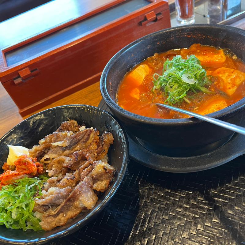 牛すじ肉スン豆腐とカルビ丼（小）セット(韓丼北上尾店)