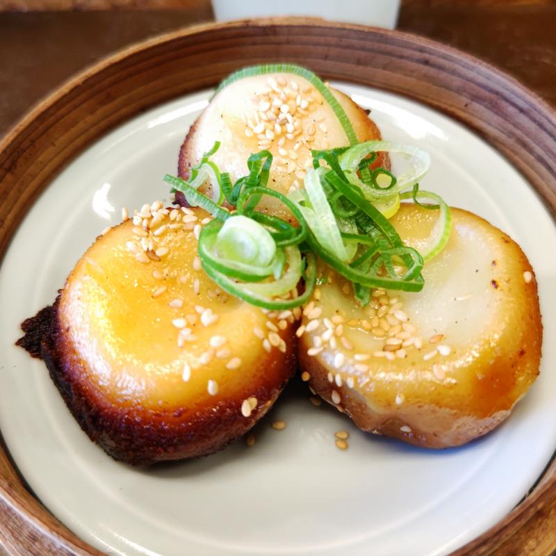 焼き小籠包3種(正宗・翡翠・フカヒレ)(蒸気集團)