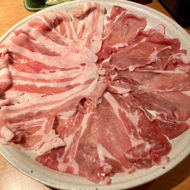 三河もち豚二種と季節の野菜の出汁しゃぶしゃぶ(吟醸マグロ 金山店)