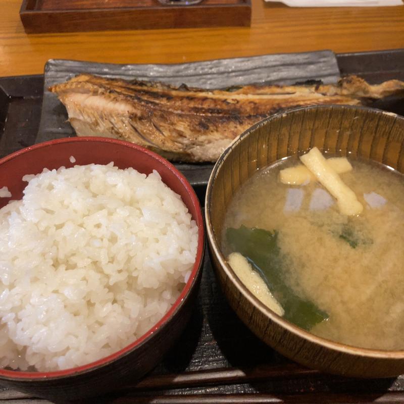 しまほっけ半身定食(炭火焼 干物食堂 越後屋 喜八郎(えちごやきはちろう))