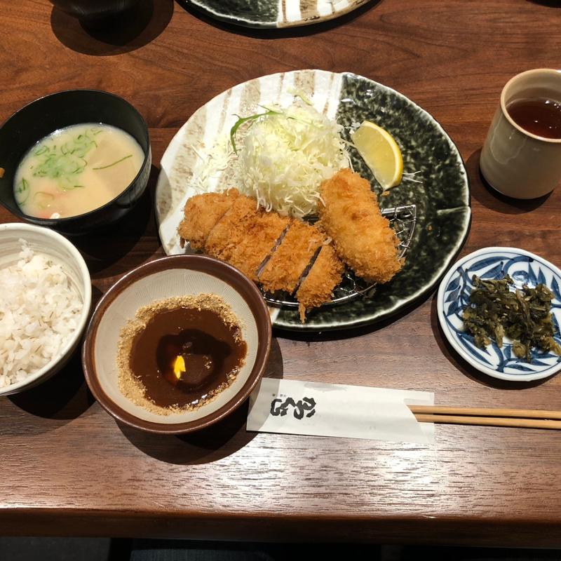 蟹クリームコロッケとヒレかつ(名代とんかつ かつくら くずはモール店)