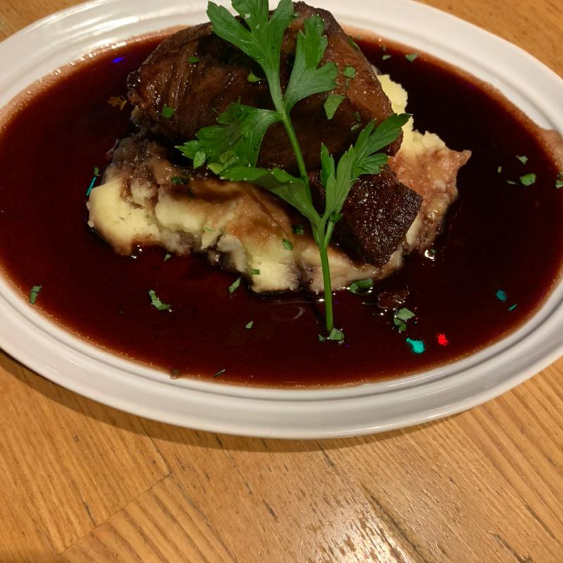 牛タンとろとろ赤ワイン煮(パスタバル ミキヤズ ぐりぐり)