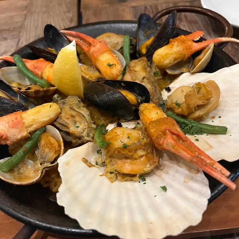  魚介のパエリア(渋谷スペインバル ベベドール)