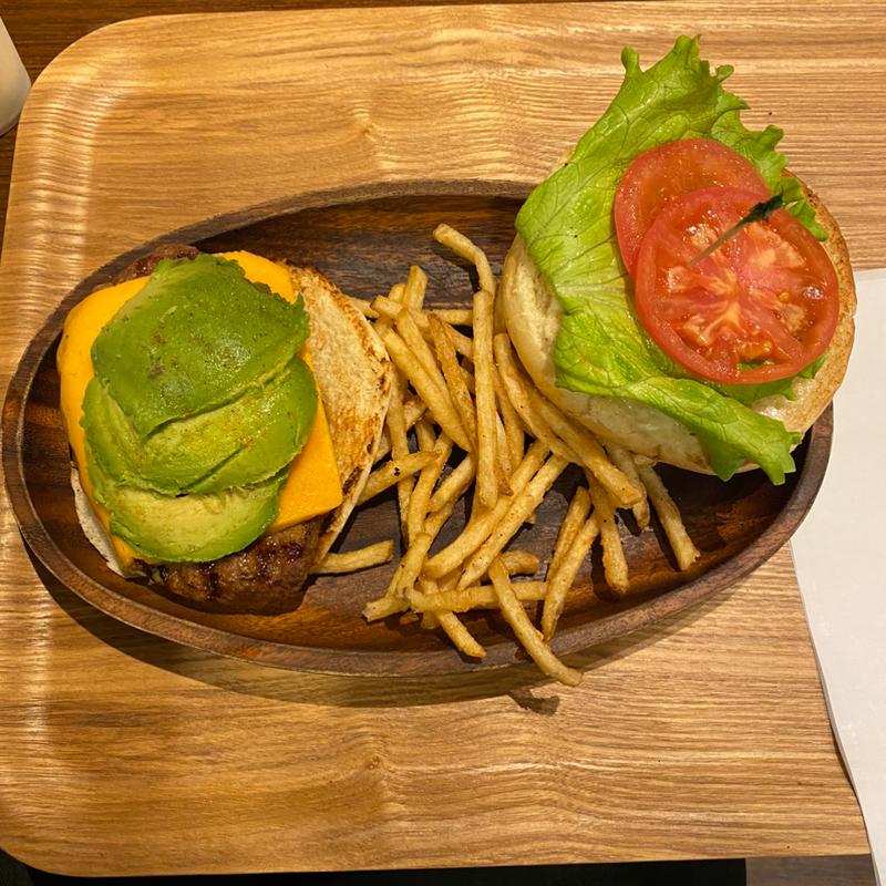 アボガドチーズバーガーセット(KUA`AINA なんばパークス店)