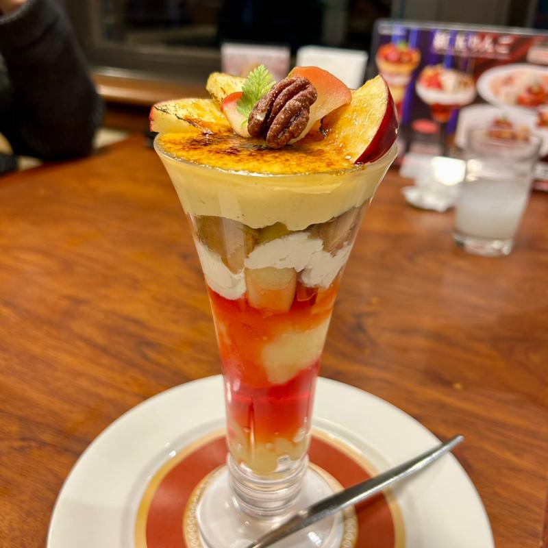 紅玉りんごと塩キャラメルアイスのブリュレパフェ(ロイヤルホスト 津田沼店 )