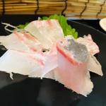 ハマフエダイと沖あじの刺身_刺身定食(ずぼらや四季)