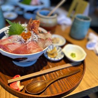 地魚丼(海鮮丼専門 五鉃鎌倉店)