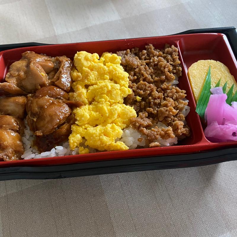 三色焼き鳥重(ワイストア 津島駅東店)