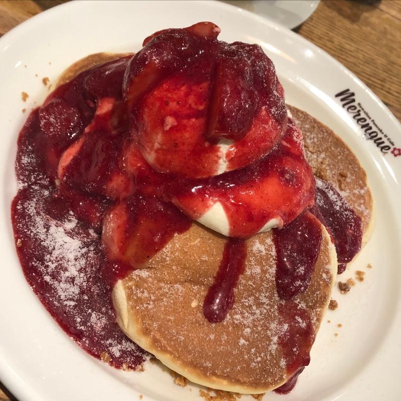 ストロベリーパンケーキ(Merengue （メレンゲ）)