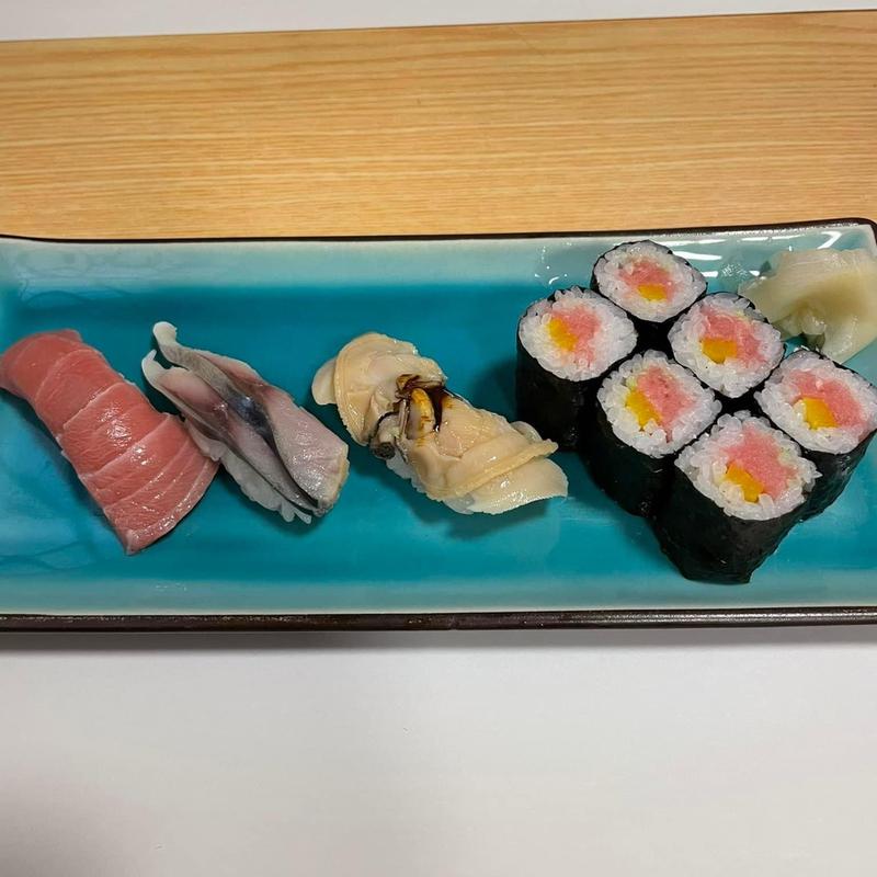 中トロ 〆さば 煮はまぐり トロタク巻き(すしやの大将)