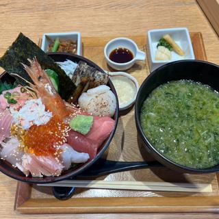 丸六水産特上海鮮丼(館山なぎさ食堂)