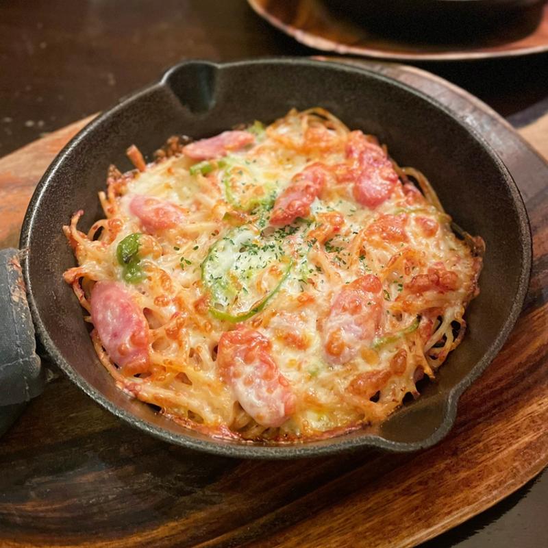 焼きチーズナポリタン(カフェ香咲)