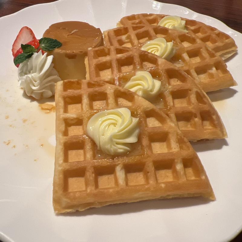 プリンワッフル(純喫茶ルナ)