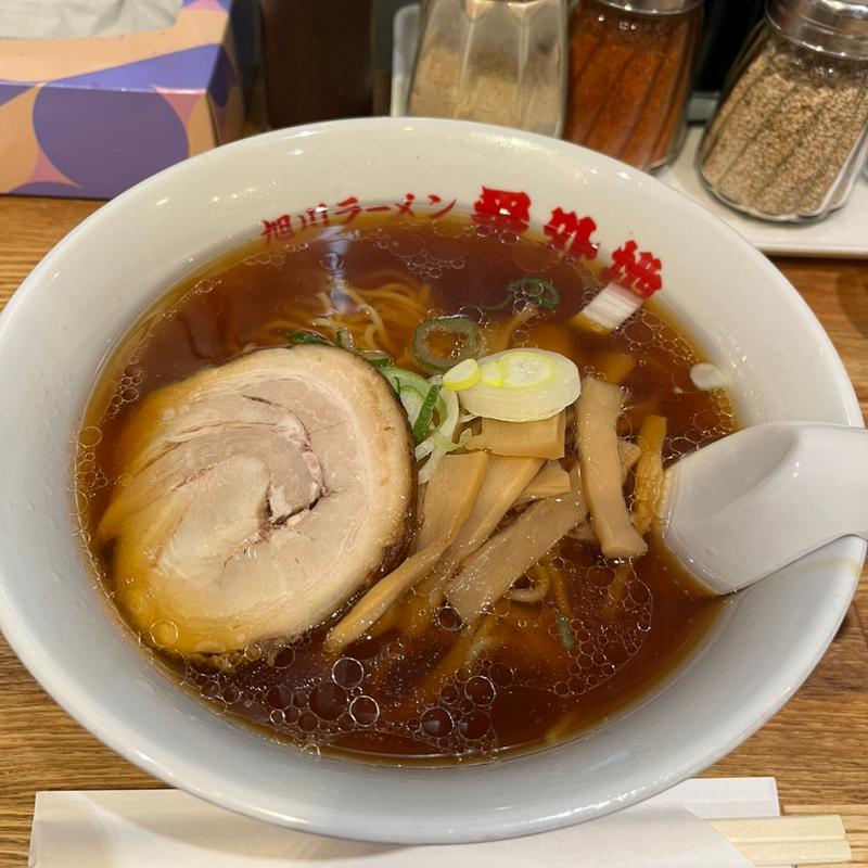 醤油ラーメン(旭川ラーメン番外地 八重洲北口店)