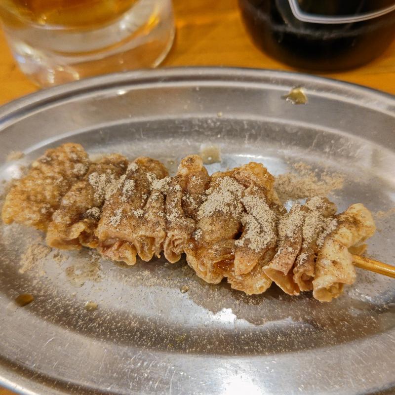 パリパリ鶏皮串(大衆酒場 ホームベース ぴおシティ桜木町店)
